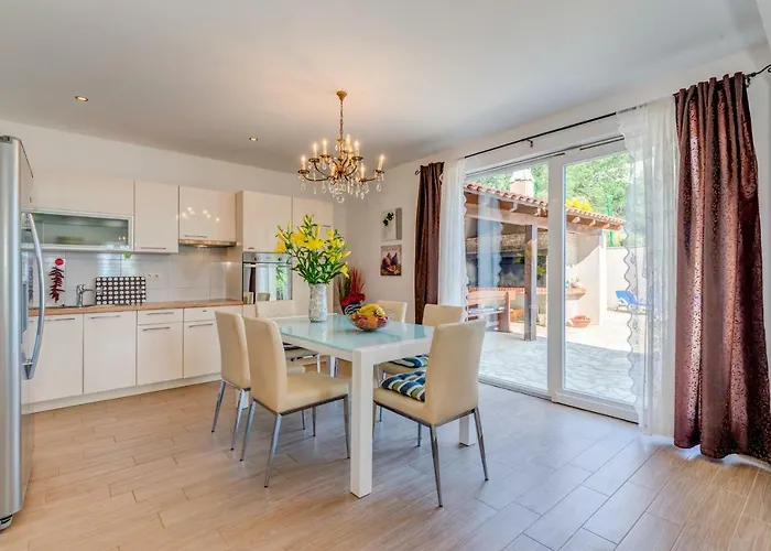 בית נופש Figa *